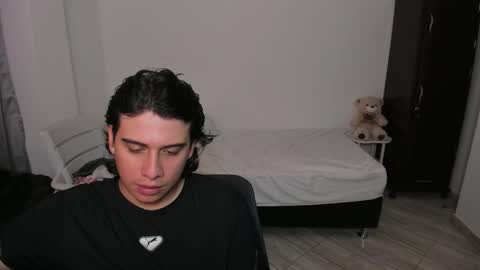 Snapshot of sweetlian_04 chatting on 12.19.25 Lian online show from 12.19.25