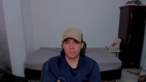 Snapshot of sweetlian_04 chatting on 02.17.26 Lian online show from 02.17.26