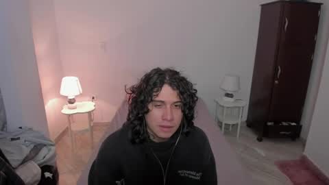 Snapshot of sweetlian_04 chatting on 04.21.26 Lian online show from 04.21.26