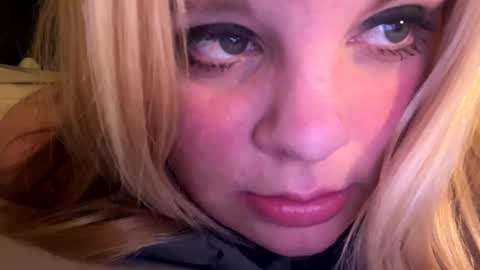 Snapshot of sweetlisa92 chatting on 01.07.25 Lisa online show from 01.07.25