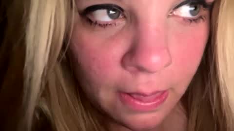 Snapshot of sweetlisa92 chatting on 02.24.25 Lisa online show from 02.24.25