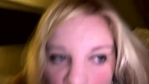 Snapshot of sweetlisa92 chatting on 10.20.25 Lisa online show from 10.20.25