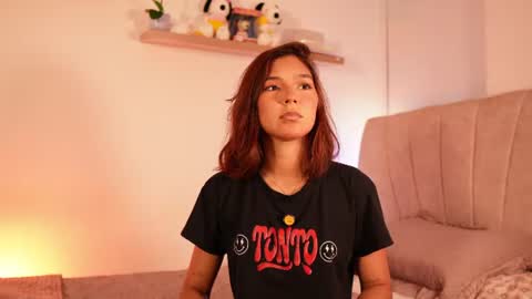 Snapshot of sweetlittlevenus chatting on 06.12.26 Venus online show from 06.12.26