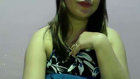 Snapshot of sweetliza20 chatting on 03.04.25 Liz online show from 03.04.25