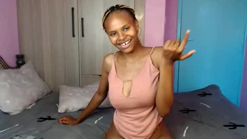 Snapshot of sweetly_diva chatting on 04.23.26 Diva online show from 04.23.26