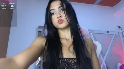 Snapshot of sweetmia__1 chatting on 02.25.25 Mia online show from 02.25.25