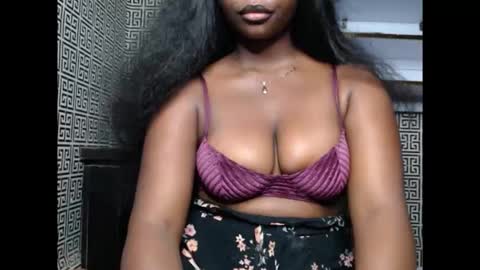 Snapshot of sweetnectarx chatting on 10.21.25 sweetnectarx online show from 10.21.25