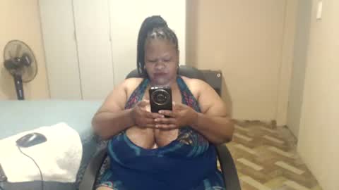 Snapshot of sweetnoziexxx chatting on 02.17.26 sweetnoziexxx online show from 02.17.26