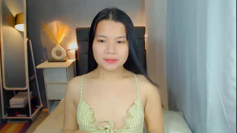 Snapshot of sweetnwildts chatting on 04.20.26 Ghena online show from 04.20.26