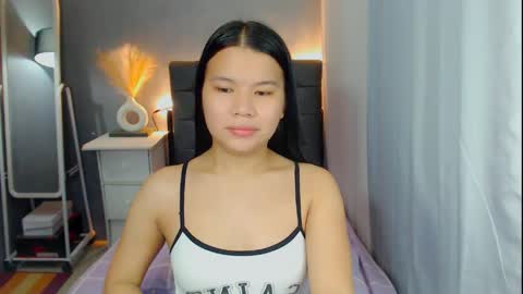 Snapshot of sweetnwildts chatting on 04.26.26 Ghena online show from 04.26.26
