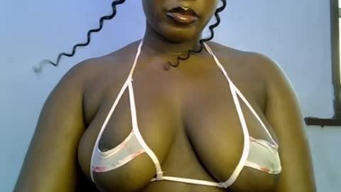 Snapshot of sweetpetitgirl chatting on 04.30.26 LILY BRANDY online show from 04.30.26