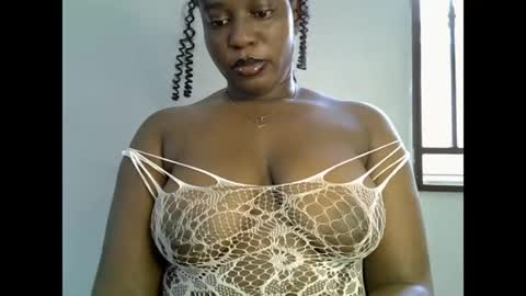 Snapshot of sweetpetitgirl chatting on 06.19.26 LILY BRANDY online show from 06.19.26