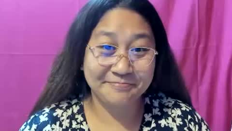 Snapshot of sweetpilipina88 chatting on 12.29.24 MIA online show from 12.29.24