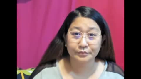 Snapshot of sweetpilipina88 chatting on 02.19.25 MIA online show from 02.19.25