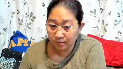 Snapshot of sweetpilipina88 chatting on 09.22.25 MIA online show from 09.22.25