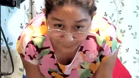 Snapshot of sweetpilipina88 chatting on 09.25.25 MIA online show from 09.25.25