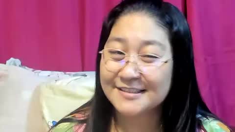 Snapshot of sweetpilipina88 chatting on 07.30.26 MIA online show from 07.30.26