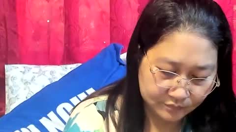 Snapshot of sweetpilipina88 chatting on 08.04.26 MIA online show from 08.04.26