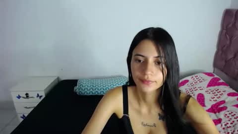 Snapshot of sweetpink1_ chatting on 10.10.25 Caro  Lily online show from 10.10.25