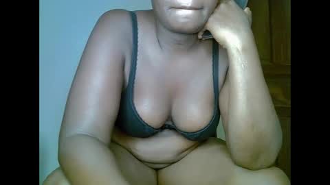 Snapshot of sweetrenne chatting on 01.12.25 sweetrenne online show from 01.12.25