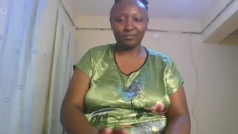 Snapshot of sweetrose2049 chatting on 05.29.26 Rose Watetu online show from 05.29.26