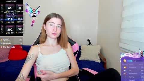 Snapshot of sweets_alma chatting on 12.20.24 sweets_alma online show from 12.20.24
