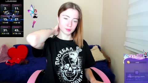 Snapshot of sweets_alma chatting on 12.25.24 sweets_alma online show from 12.25.24