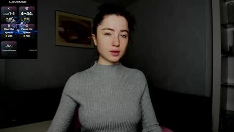 Snapshot of sweets_alma chatting on 10.12.25 sweets_alma online show from 10.12.25