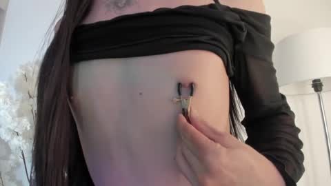 Snapshot of sweetsalice__ chatting on 01.08.25 Alice Woolridge online show from 01.08.25