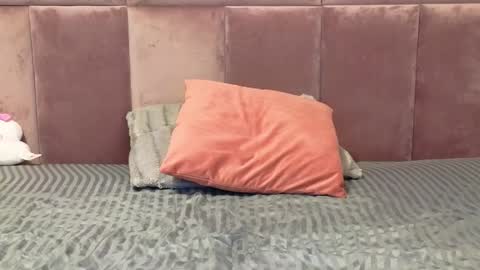 Snapshot of sweetscribe chatting on 02.04.25 SweetScribe online show from 02.04.25