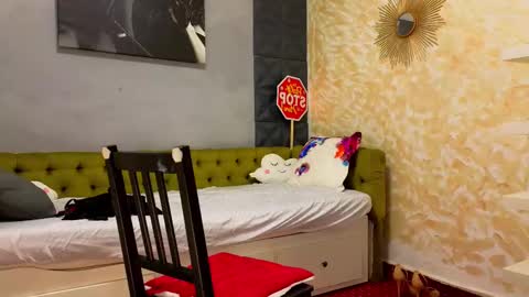 Snapshot of sweetscribe chatting on 02.23.25 SweetScribe online show from 02.23.25