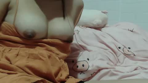 Snapshot of sweetsexy18 chatting on 12.17.24 sweetsexy18 online show from 12.17.24