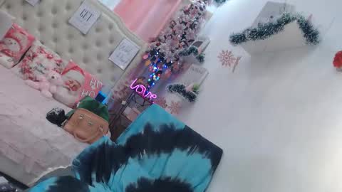 Snapshot of sweetsexyning chatting on 11.22.25 Ningning online show from 11.22.25