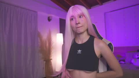 Snapshot of sweett_catt1 chatting on 03.11.25 Cat independent model online show from 03.11.25