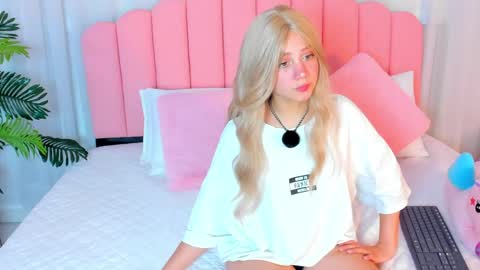 Snapshot of sweett_fire chatting on 04.18.26 sweett_fire online show from 04.18.26