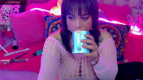 Snapshot of sweett_martina chatting on 02.02.25 martina online show from 02.02.25