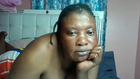 Snapshot of sweett_melly chatting on 02.13.25 sweett_melly online show from 02.13.25
