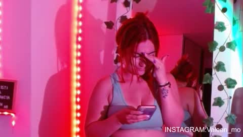 Snapshot of sweett_minionn chatting on 02.21.25 IG valeen mo Vale My schedule Monday to Friday900 am - 300 pm online show from 02.21.25