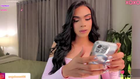 Snapshot of sweett_shinexx chatting on 09.10.25 angel online show from 09.10.25