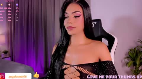 Snapshot of sweett_shinexx chatting on 05.17.26 angel online show from 05.17.26