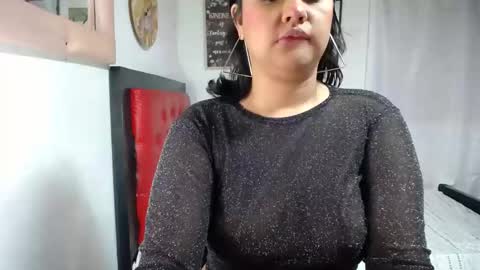 Snapshot of sweettei chatting on 02.07.25 Me llamo Tara  online show from 02.07.25