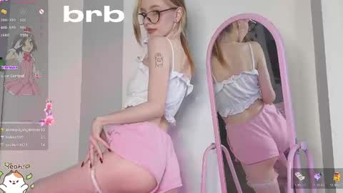 Snapshot of sweetuniporn chatting on 12.06.24 Elis a little vacation Ill be here Saturday my schedules in bio online show from 12.06.24