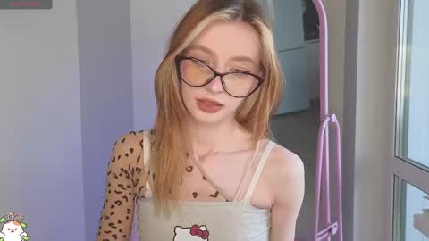 Snapshot of sweetuniporn chatting on 12.09.24 Elis a little vacation Ill be here Saturday my schedules in bio online show from 12.09.24