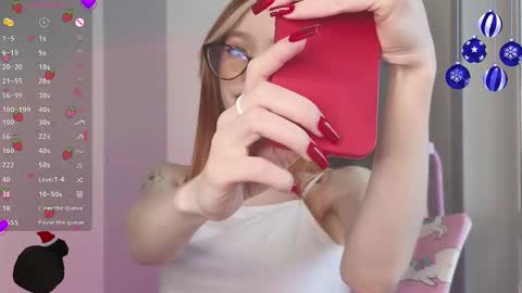 Snapshot of sweetuniporn chatting on 12.15.24 Elis a little vacation Ill be here Saturday my schedules in bio online show from 12.15.24