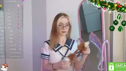Snapshot of sweetuniporn chatting on 01.06.25 Elis a little vacation Ill be here Saturday my schedules in bio online show from 01.06.25