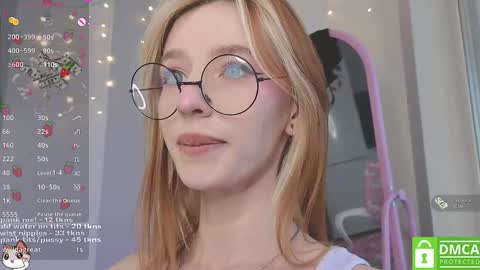 Snapshot of sweetuniporn chatting on 01.15.25 Elis a little vacation Ill be here Saturday my schedules in bio online show from 01.15.25