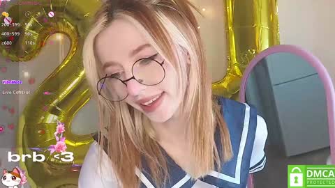 Snapshot of sweetuniporn chatting on 01.18.25 Elis a little vacation Ill be here Saturday my schedules in bio online show from 01.18.25