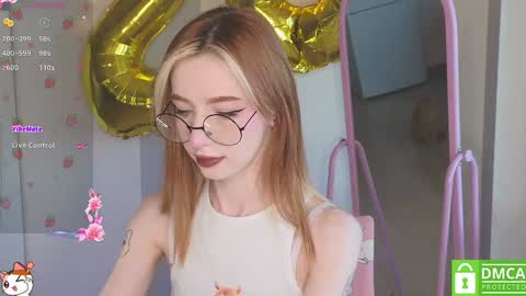 Snapshot of sweetuniporn chatting on 01.20.25 Elis a little vacation Ill be here Saturday my schedules in bio online show from 01.20.25