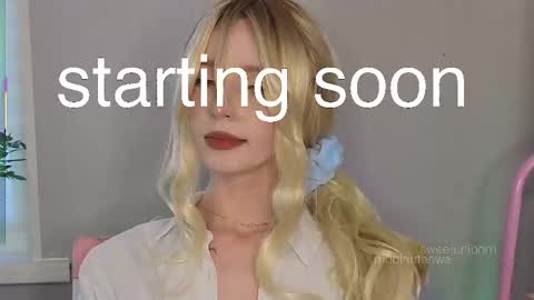 Snapshot of sweetuniporn chatting on 10.19.25 Elis a little vacation Ill be here Saturday my schedules in bio online show from 10.19.25