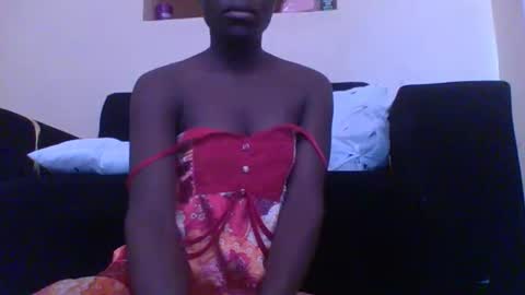 Snapshot of sweetvallerie chatting on 10.29.25 sweetvallerie online show from 10.29.25